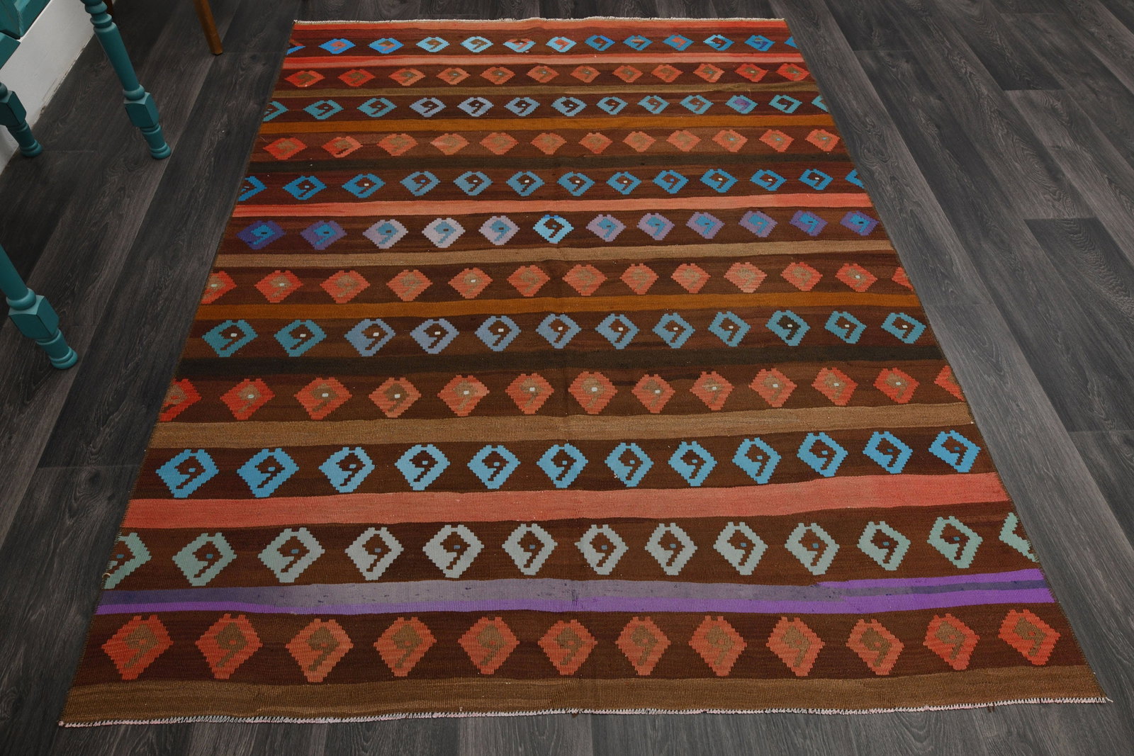 5x7 ft, TURKISH KILIM Rug: Title: 5x7 ft, TURKISH KILIM Rug Description: This Turkish one-of-a-kind Vintage Flatweave Kilim Rug is hand-knotted and handwoven by the most skilled artisans who use pure wool, in vibrant, natural t
