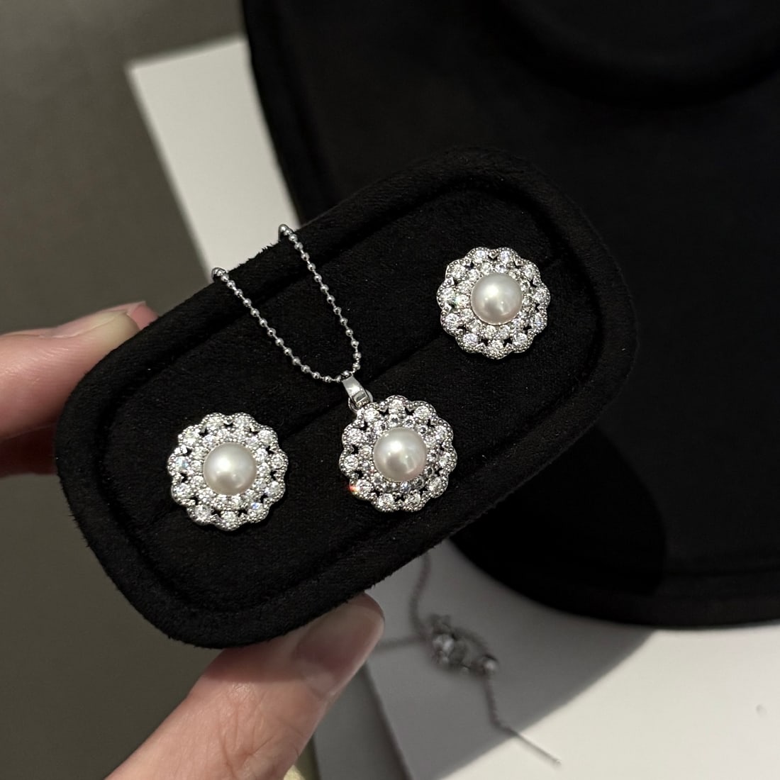 Freshwater Pearl Necklace - 2