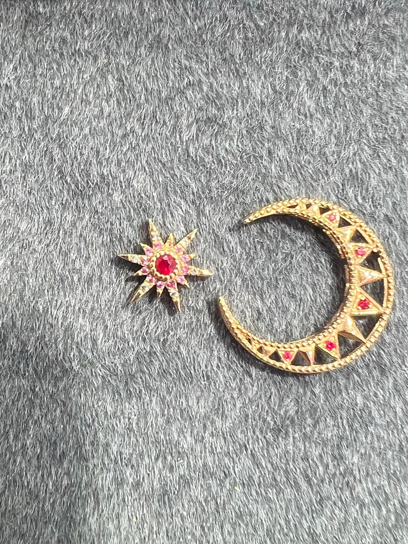 18K Gold Natural Ruby Pendant - 11