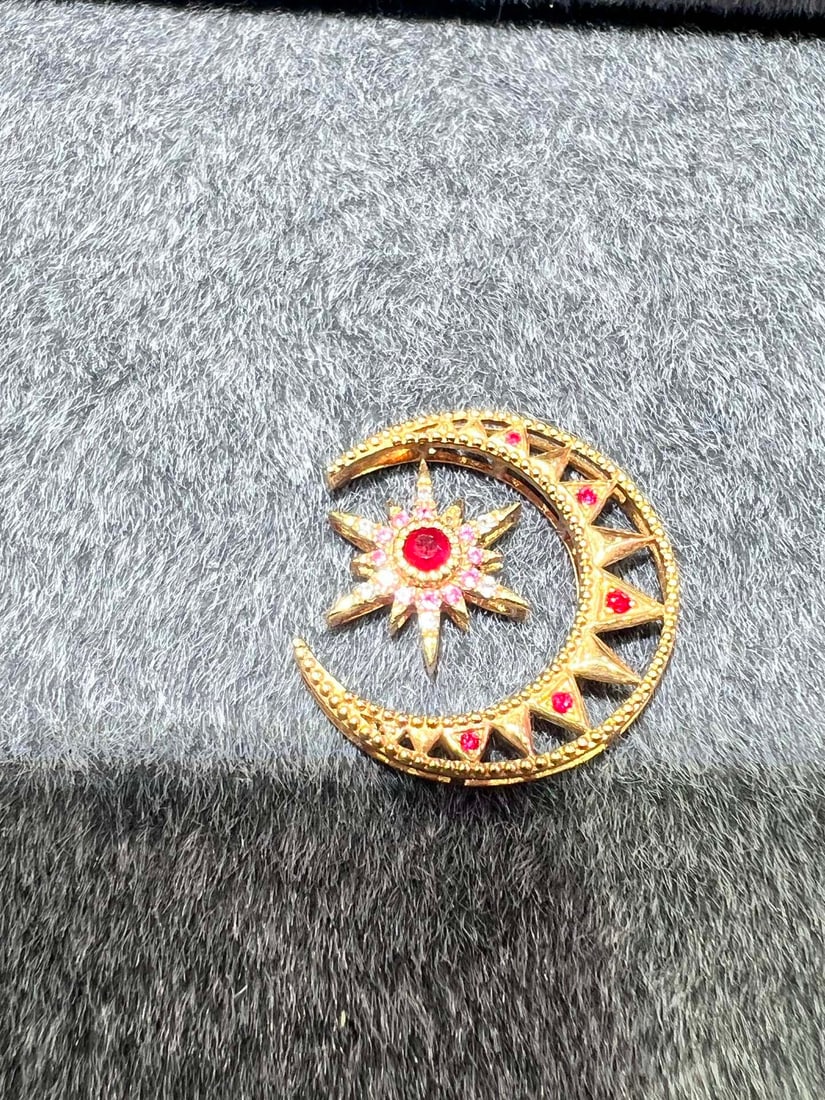 18K Gold Natural Ruby Pendant (1 of 12)