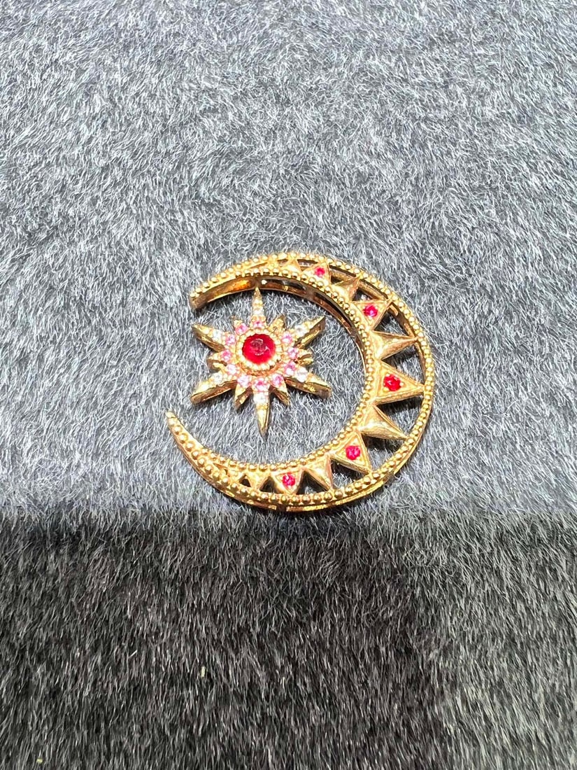 18K Gold Natural Ruby Pendant - 2