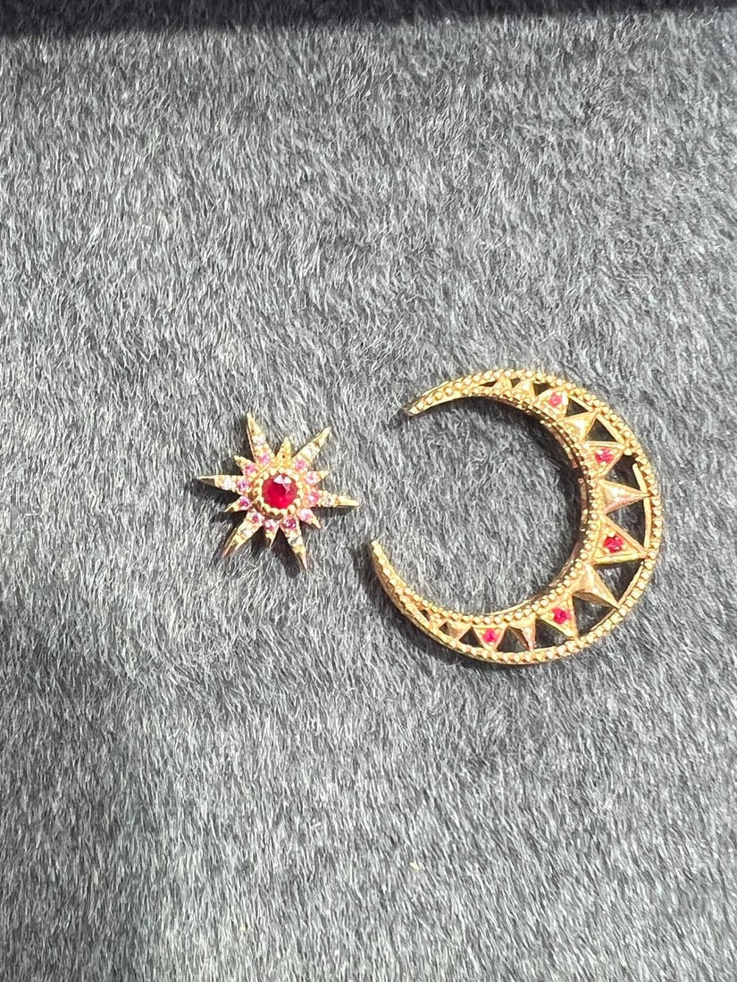 18K Gold Natural Ruby Pendant - 9