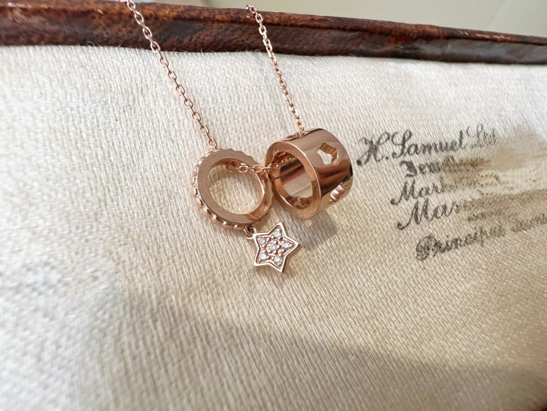 18K Gold Diamond Necklace - 4