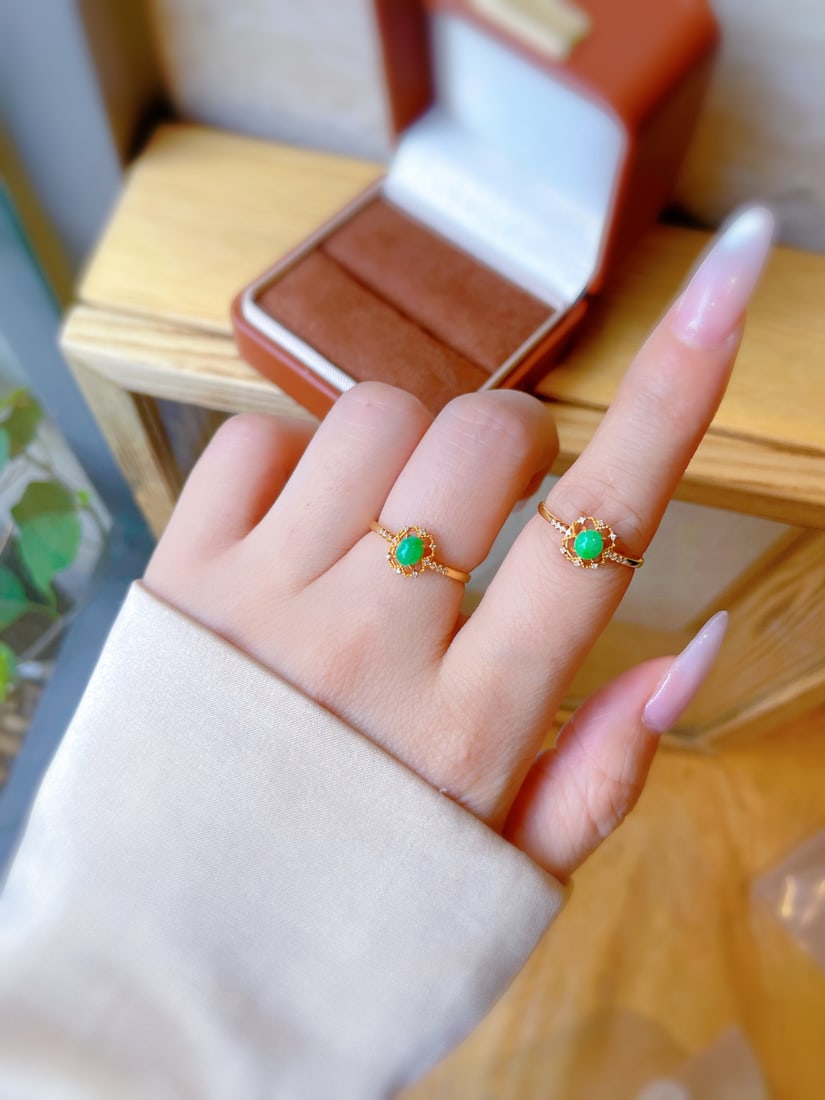 18K Gold Natural Jadeite Ring - 2