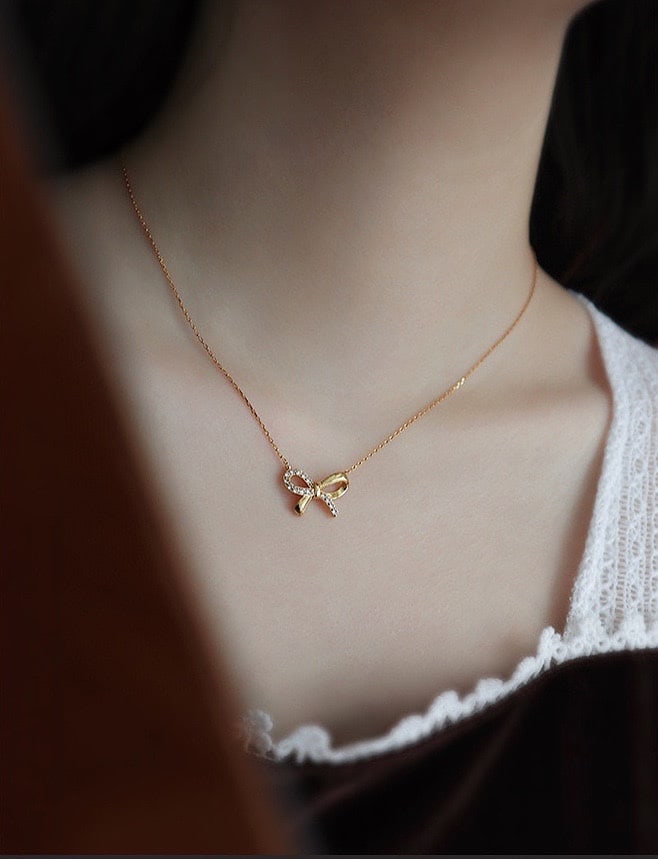 18K Gold Diamond Bow Necklace - 9