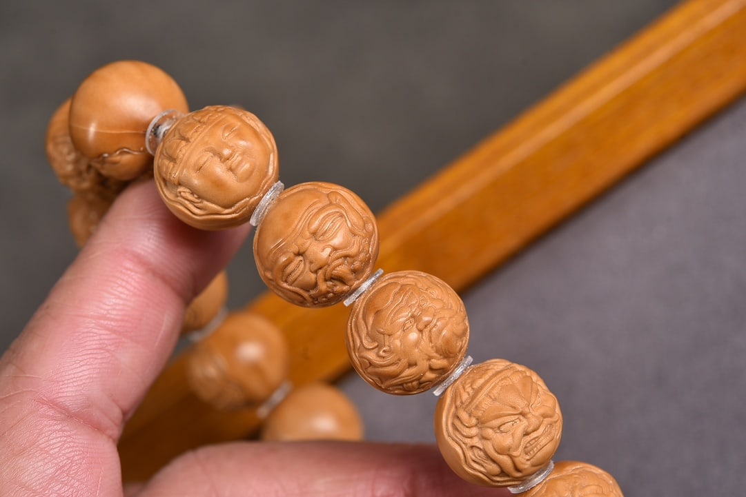 Natural Monkey Head Walnut Carved Bracelet - 5