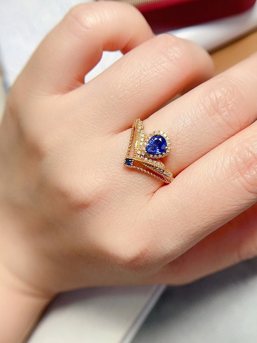 18K Gold Sapphire Ring - 6
