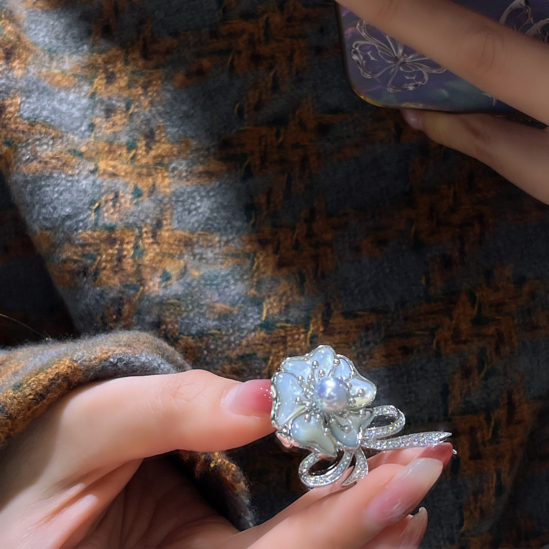 Seawater Pearl Brooch - 4