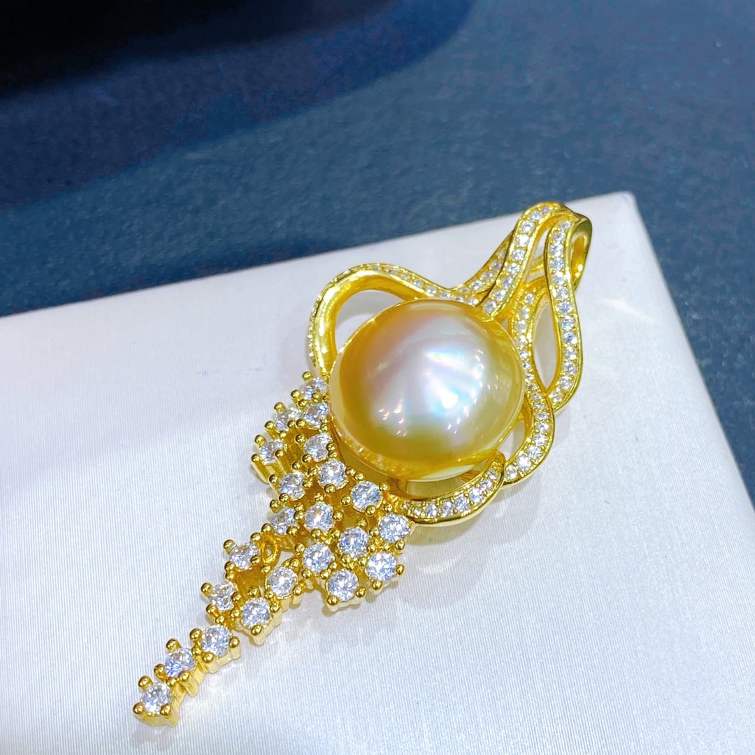 Natural Sea Pearl Pendant - 5