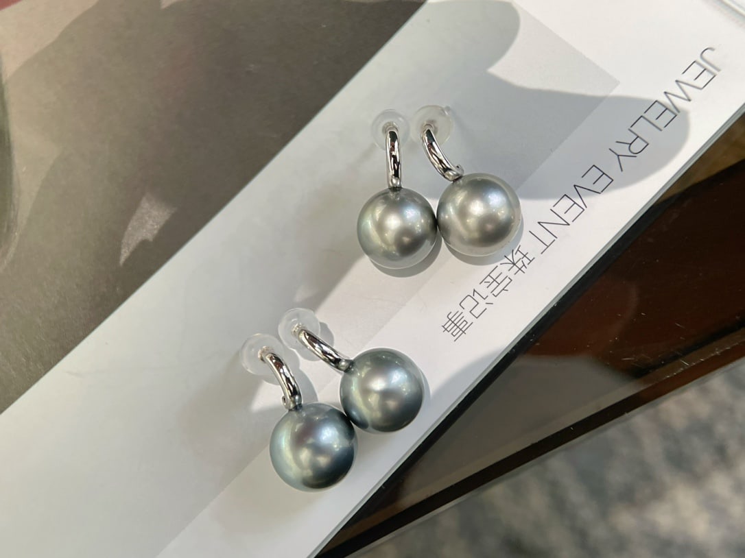 18K Gold Natural Tahitian Pearl Earrings - 3