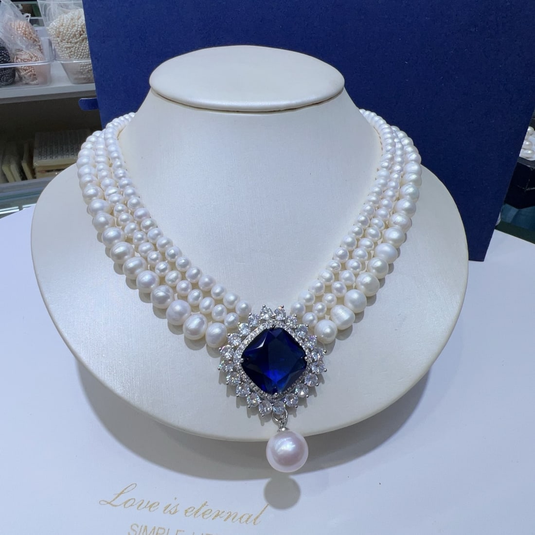 Natural White Pearl Necklace: Title: Natural White Pearl Necklace Description: This necklace features natural white pearls with a diameter of approximately 5-9mm, showcasing a rich golden and cool white luster. The pearls' minimal