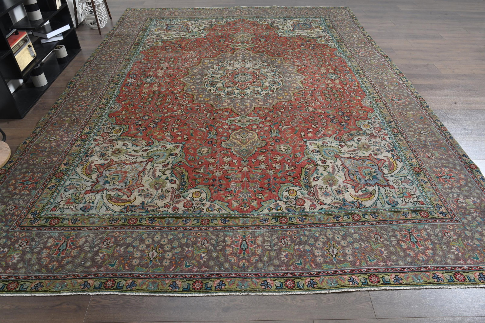 9'4x12'4 ft, FLORAL OVERSIZED RUG: Title: 9'4x12'4 ft, FLORAL OVERSIZED RUG Description: This Turkish one-of-a-kind Anatolian Vintage Rug is hand-knotted and handwoven by the most skilled artisans who use pure wool, in muted, natural t