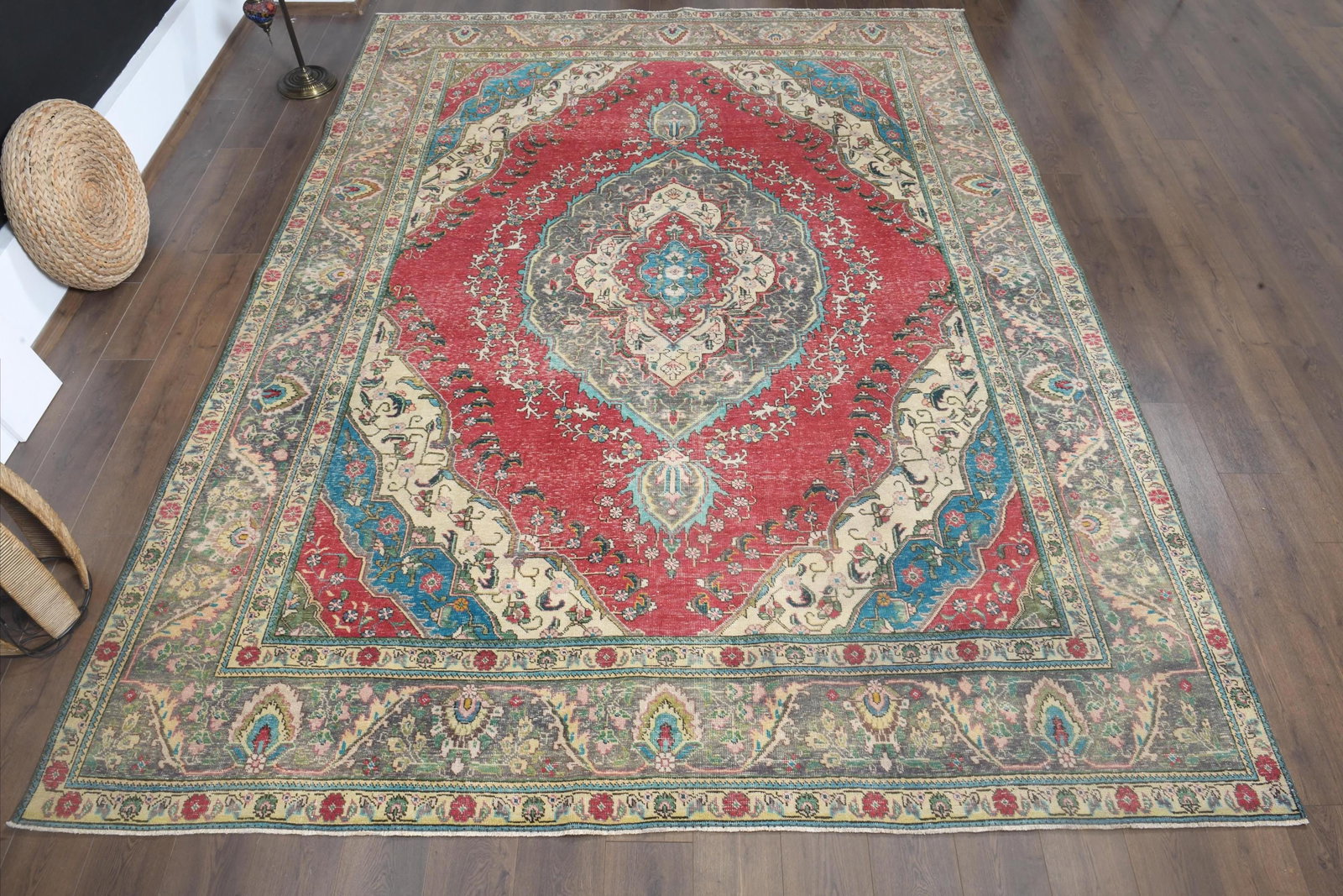 9'4x12'4 ft, PERSIAN MINIMALIST RUG, Oversized: Title: 9'4x12'4 ft, PERSIAN MINIMALIST RUG, Oversized Description: This Turkish one-of-a-kind Anatolian Vintage Rug is hand-knotted and handwoven by the most skilled artisans who use pure wool, in mut