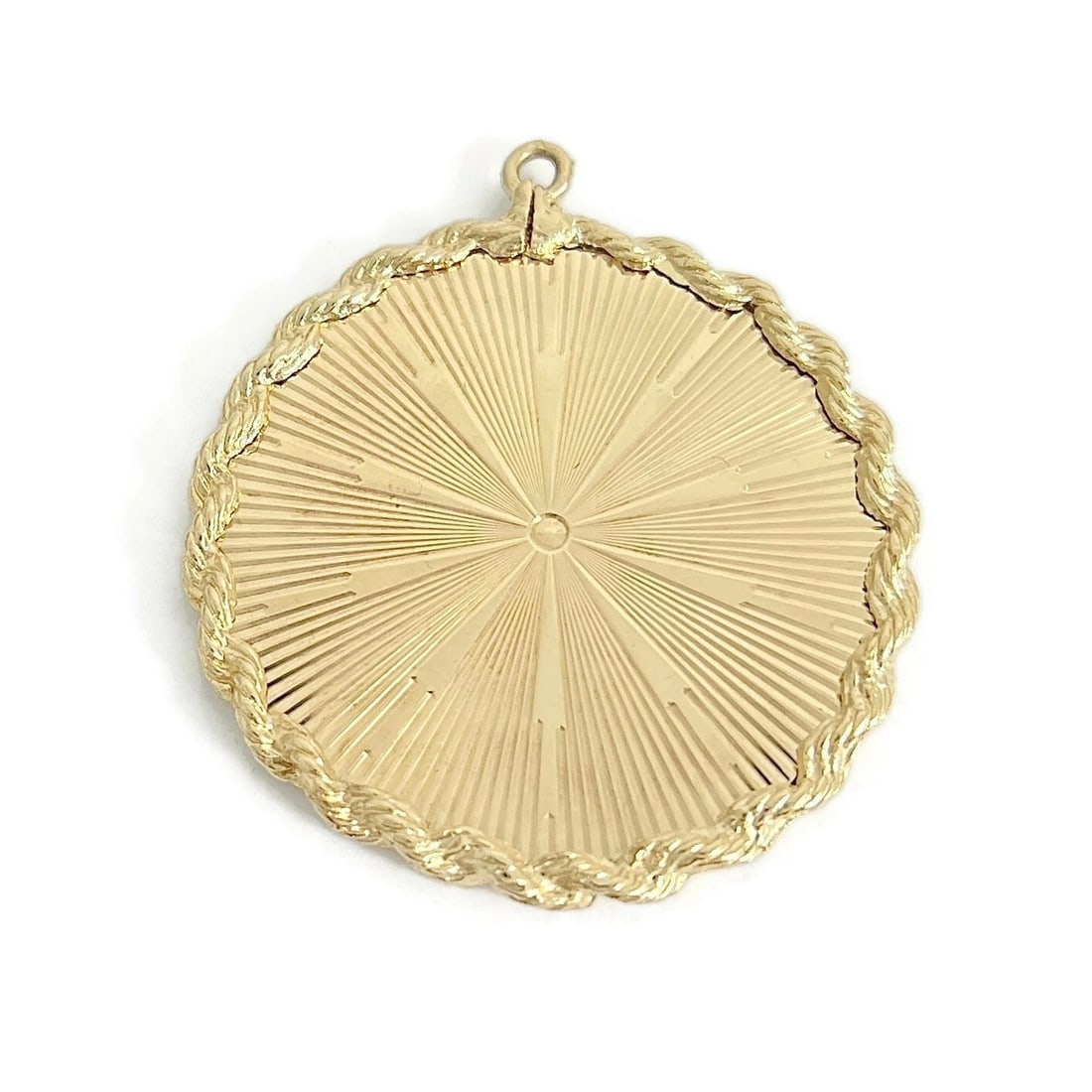 Vintage 1960's Engine Turned Disc Rope Pendant Charm 14K Yellow Gold, 15.69 Gram: Vintage 1960's Engine Turned Disc Rope Pendant Charm 14K Yellow Gold, 15.69 Grams This is a stunning charm that can be worn on the necklace or bracelet of your choice. Circa: 1960's Metal: 14K yellow 
