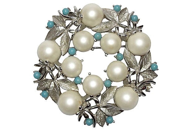 Sarah Coventry Costume Silver Tone Simulated Pearl Wreath Pin - 2