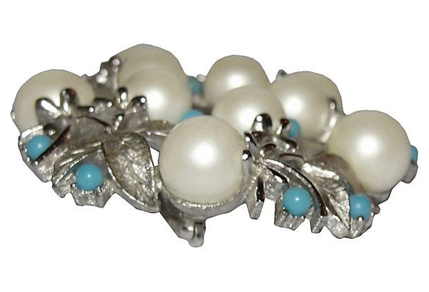 Sarah Coventry Costume Silver Tone Simulated Pearl Wreath Pin - 4