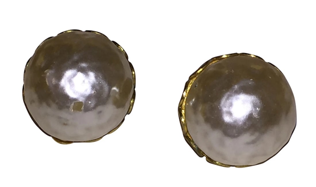 Vintage Miriam Haskell Signed Simulated Baroque Pearl Cabochon Earrings - 2