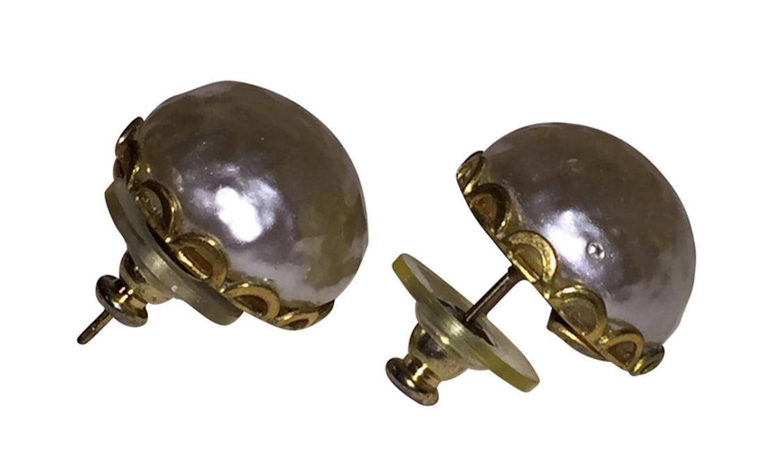 Vintage Miriam Haskell Signed Simulated Baroque Pearl Cabochon Earrings - 4