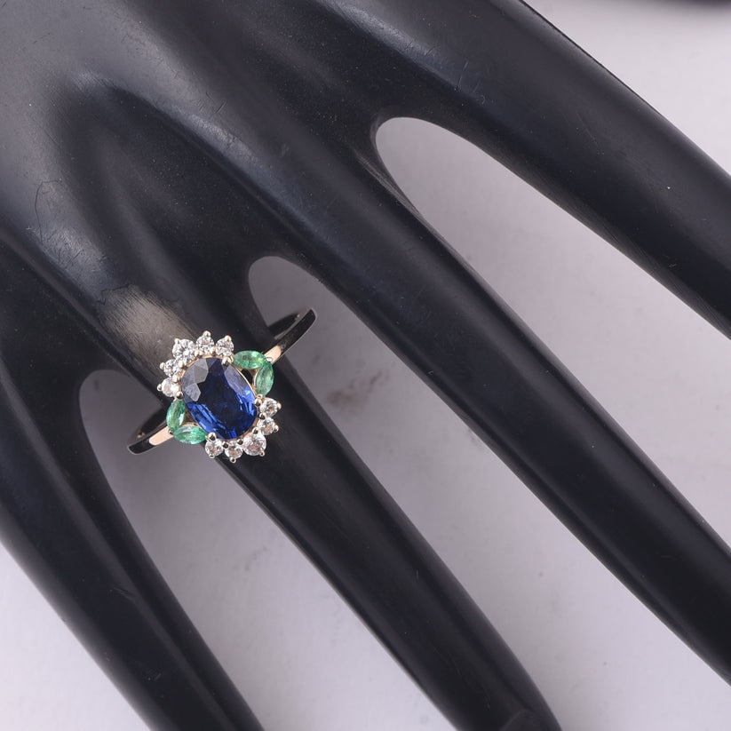 1.30 Ct Oval Sapphire 9K Gold Ring - 2