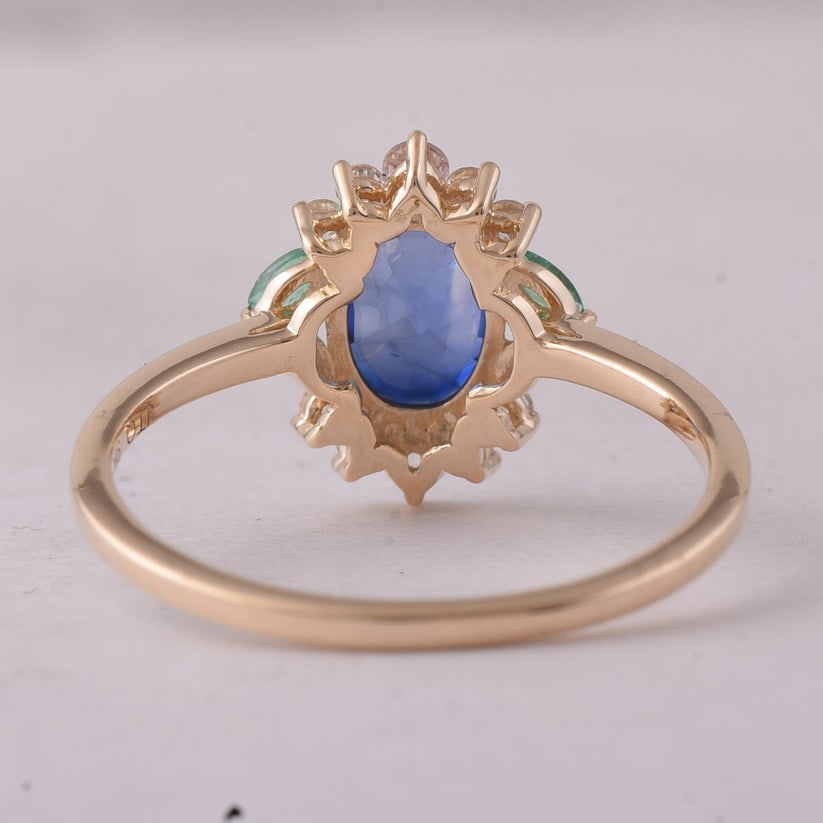 1.30 Ct Oval Sapphire 9K Gold Ring - 3