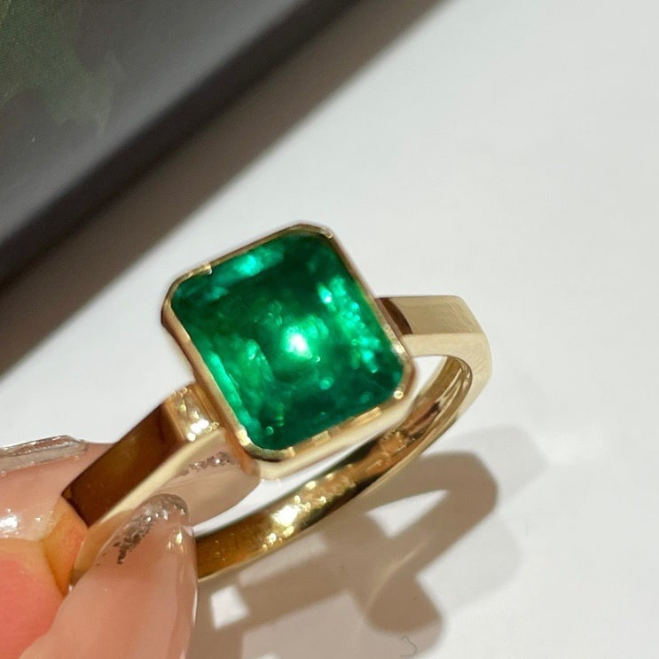 14K GOLD 1.61 CT VIVID GREEN NATURAL EMERALD RING - 2