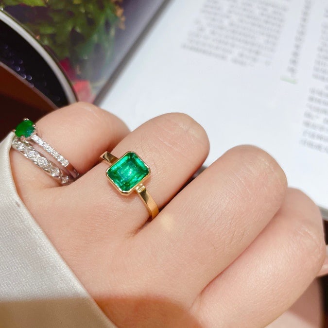 14K GOLD 1.61 CT VIVID GREEN NATURAL EMERALD RING - 8