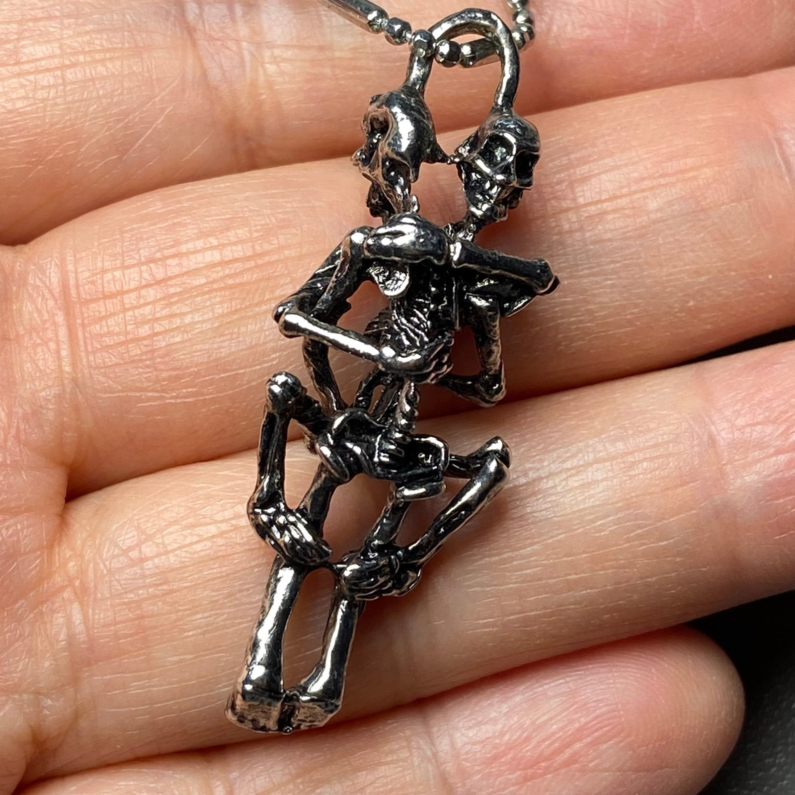 Vintage Gothic style two Skeleton Fall in Love Pendant Necklace - 2