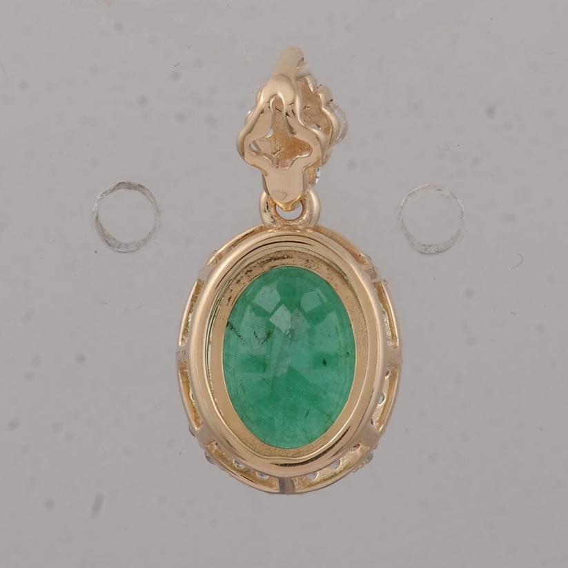 1.65 Ct Oval Emerald 9K Gold Pendant - 3