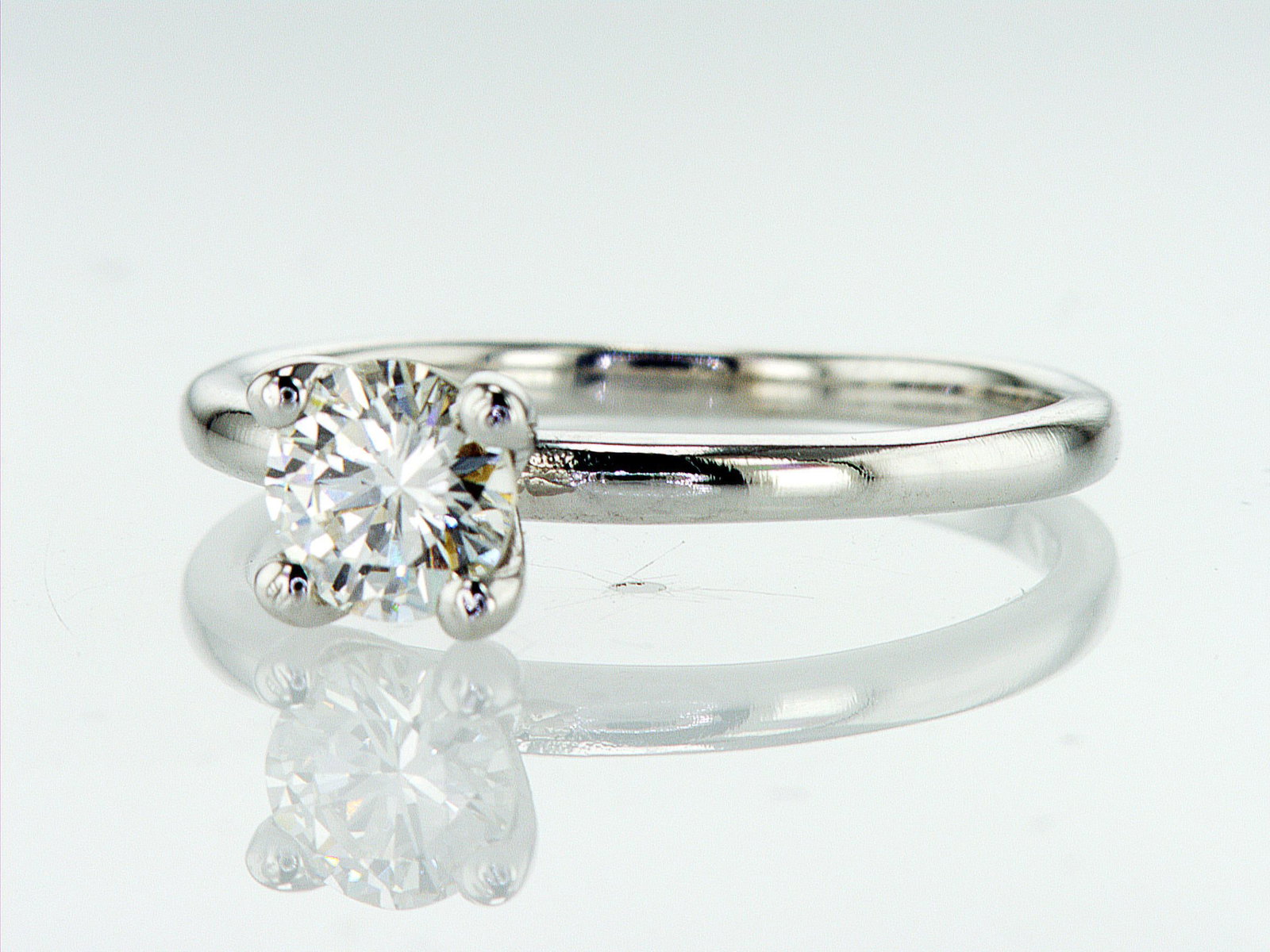 0.60cttw Natural Diamond Ring 14K White Gold 2.28 gr - 2