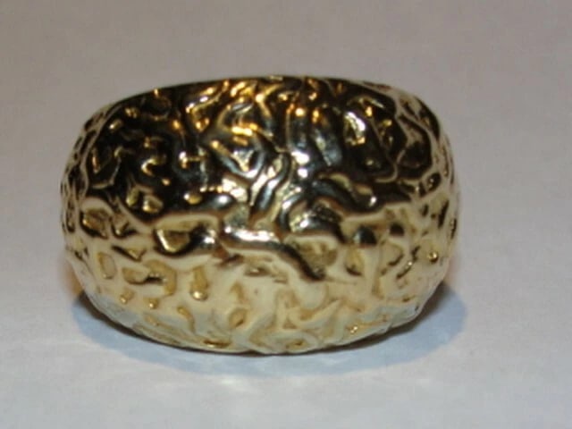 18 kt Gold Vermeil Sterling Silver Dome Textured Cocktail Ring Alberto Juan - 2
