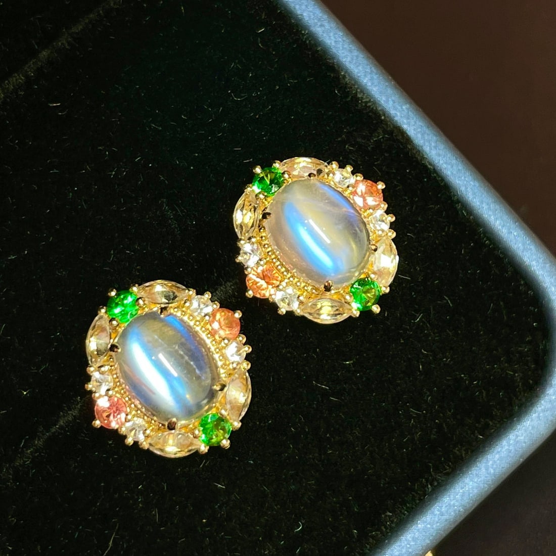 14K GOLD 4.28 CT NATURAL MOONSTONE & TSAVORITE & SAPPHIRE EARRINGS - 2