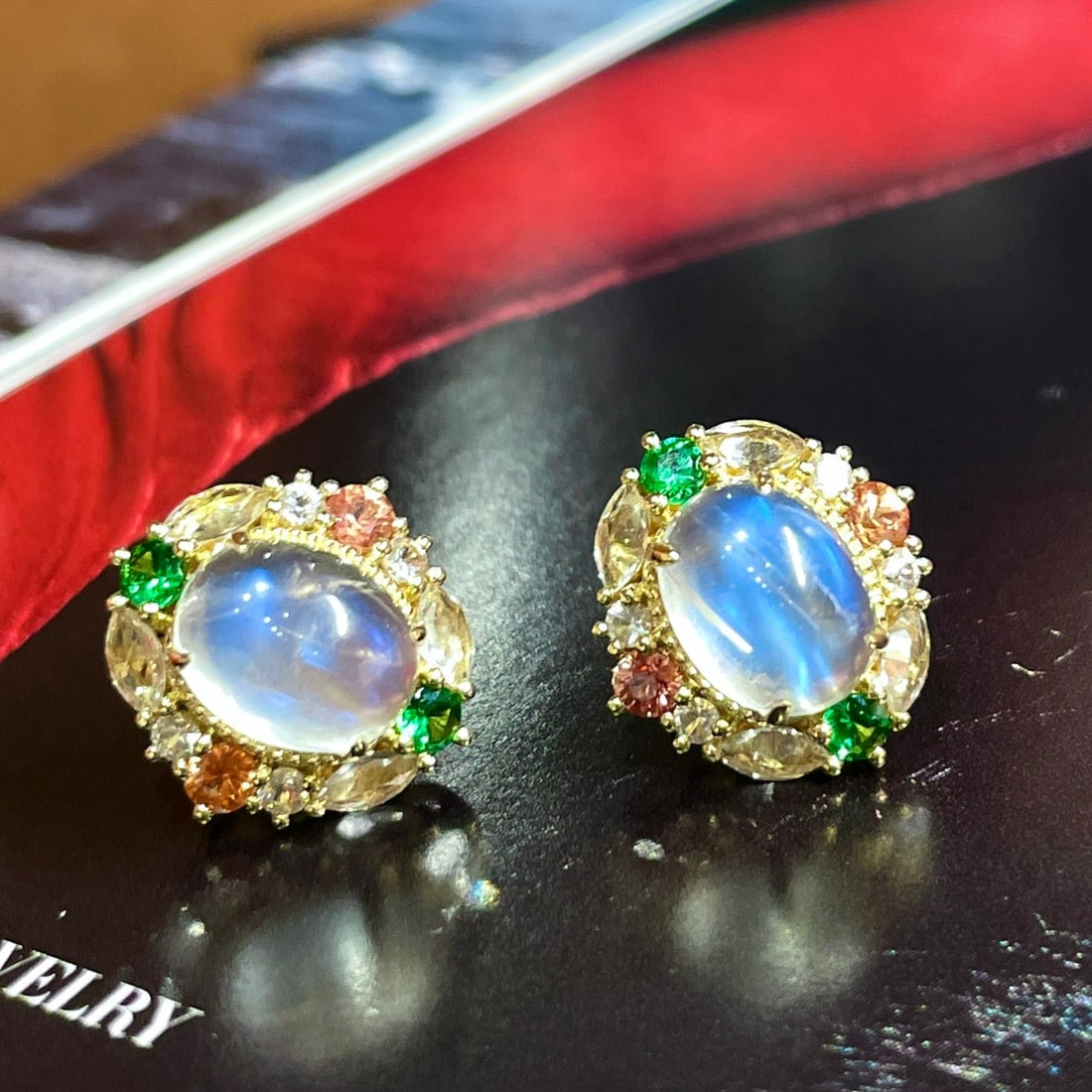 14K GOLD 4.28 CT NATURAL MOONSTONE & TSAVORITE & SAPPHIRE EARRINGS - 5