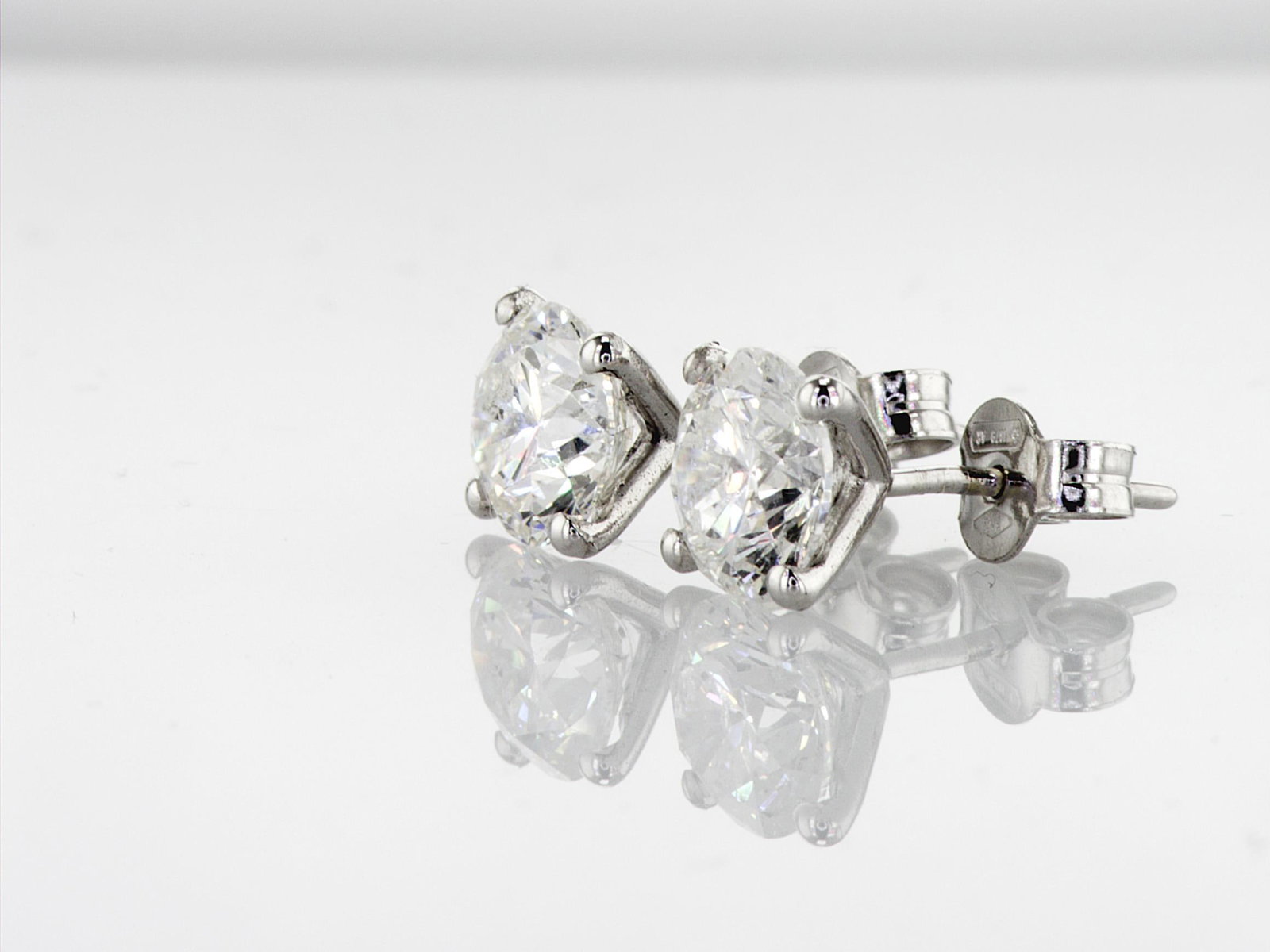 3.21cttw Natural Earrings 14K White Gold 1.3 gr - 4