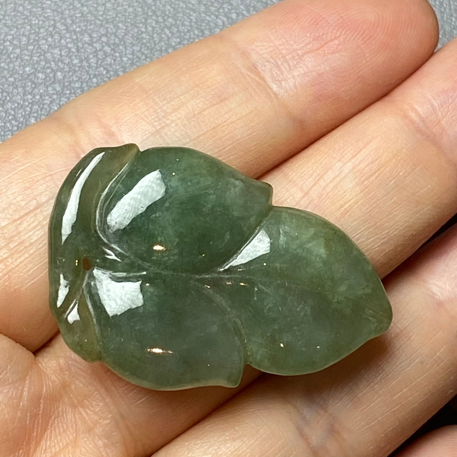 Grade A Green Icy Jadeite Jade Pendant Carved Leaf Pattern - 7