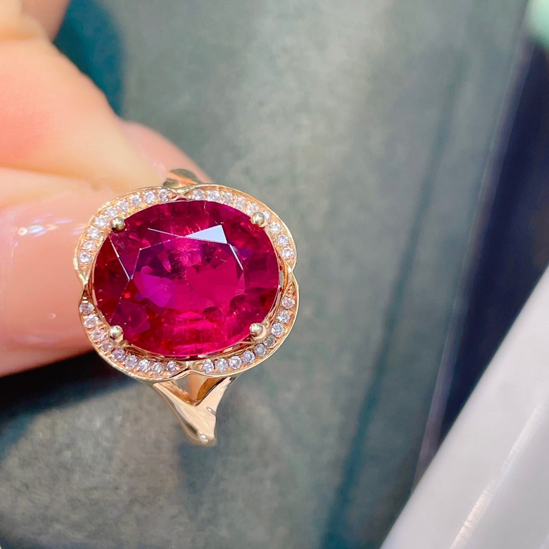 14K GOLD 3.72 CT NATURAL TOURMALINE & DIAMOND RING - 2