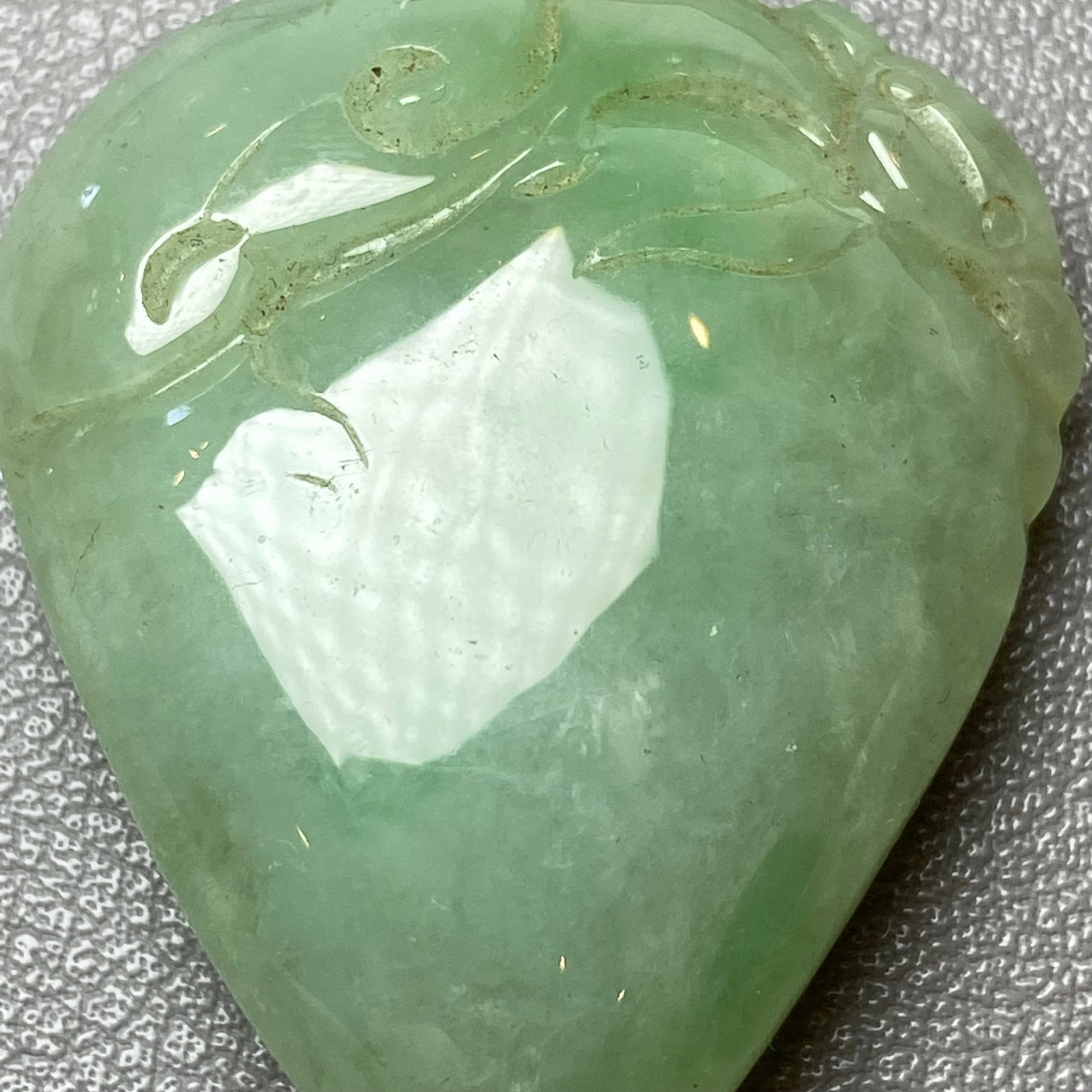 Antique Chinese Natural Icy Green Jadeite Jade carved Peach Lingzhi and Bat - 7