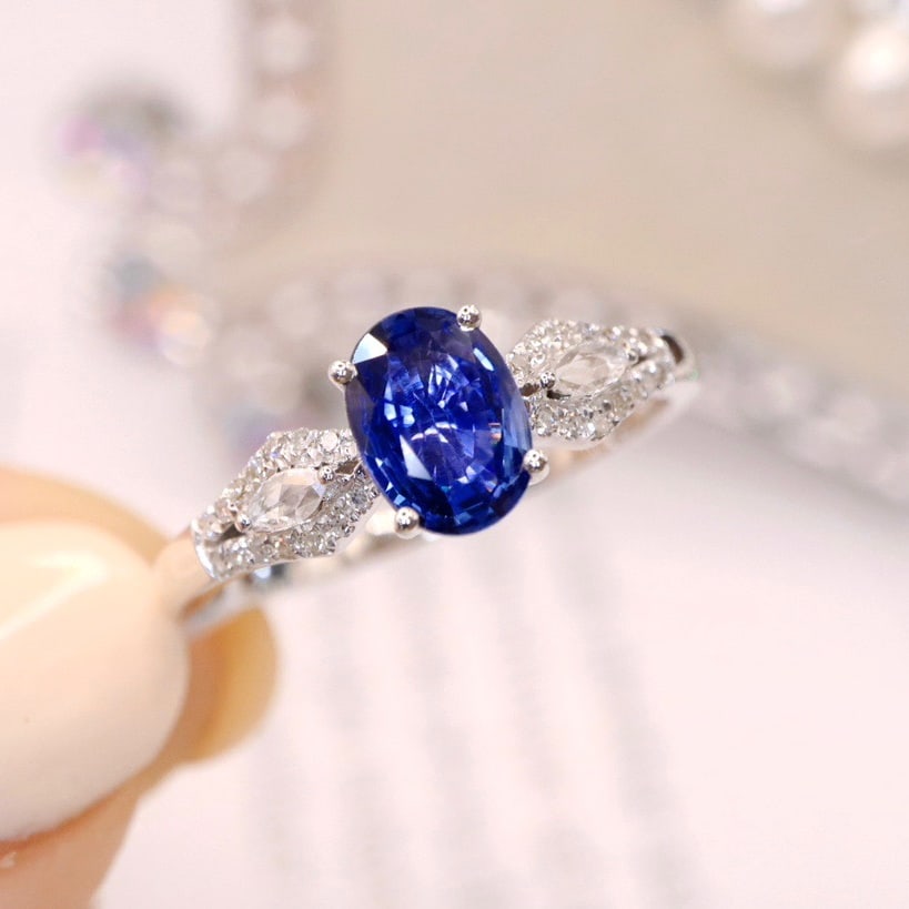 14K GOLD 0.97 CTW VIVID BLUE NATURAL SAPPHIRE & DIAMOND RING - 2