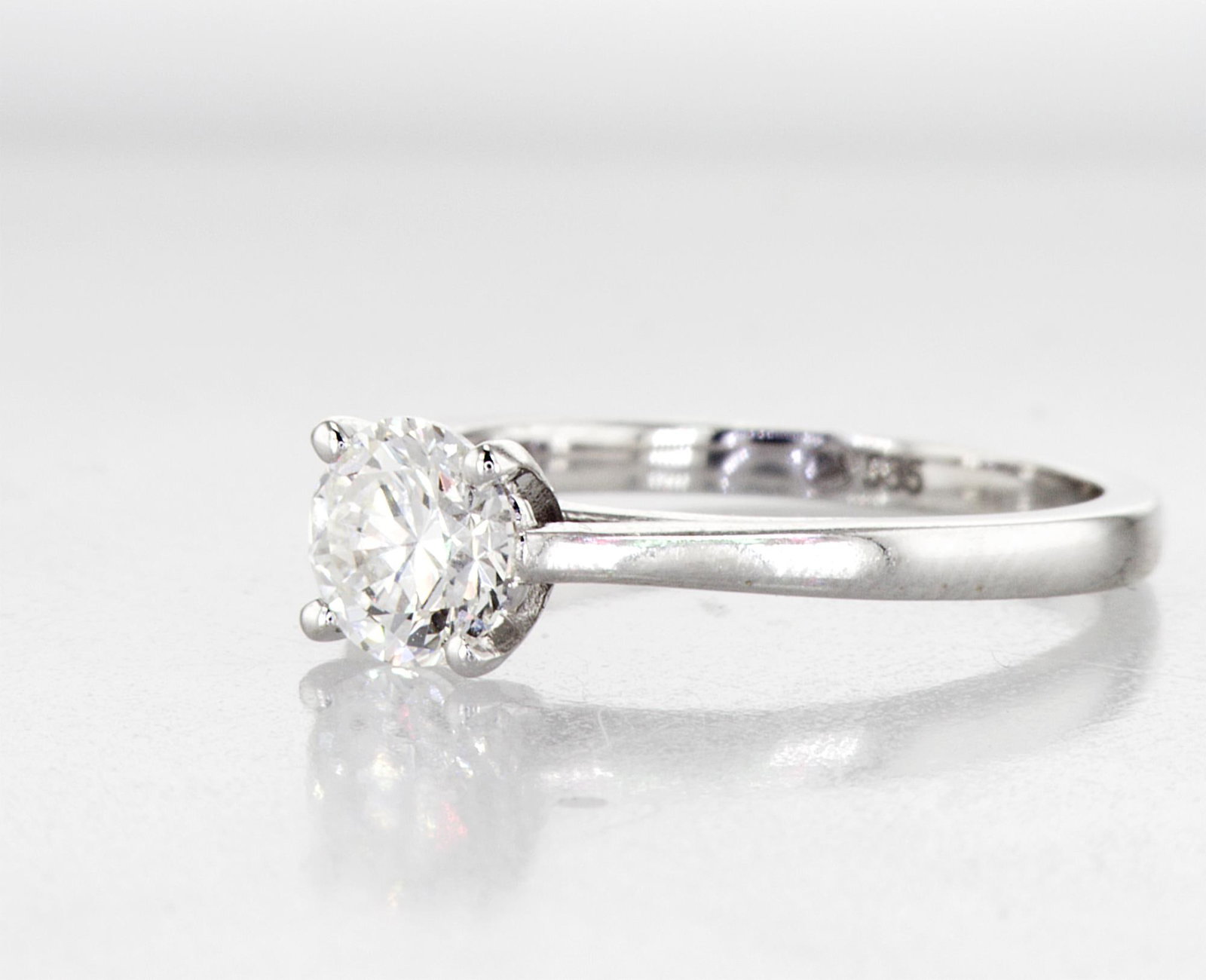 0.90cttw Natural Diamond & Ring 14K White Gold 2.82 gr - 2