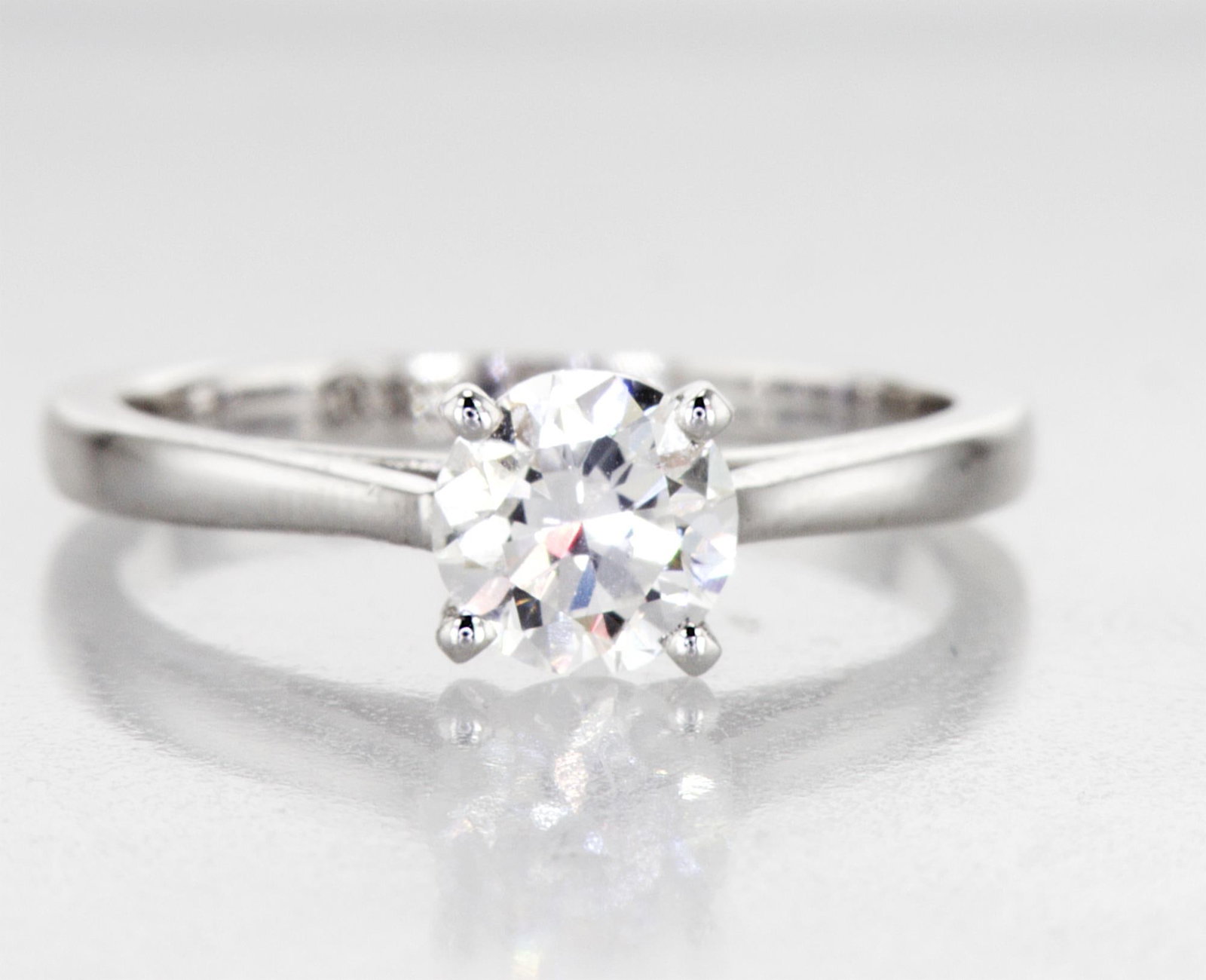 0.90cttw Natural Diamond & Ring 14K White Gold 2.82 gr - 4