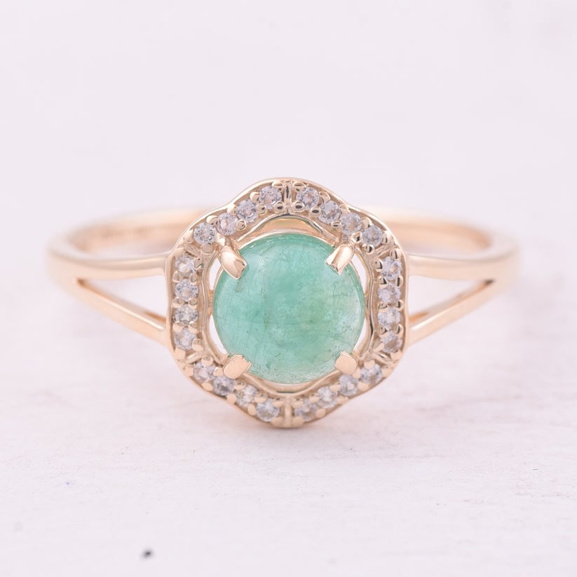 0.90 Ct Round Emerald 9K Gold Ring