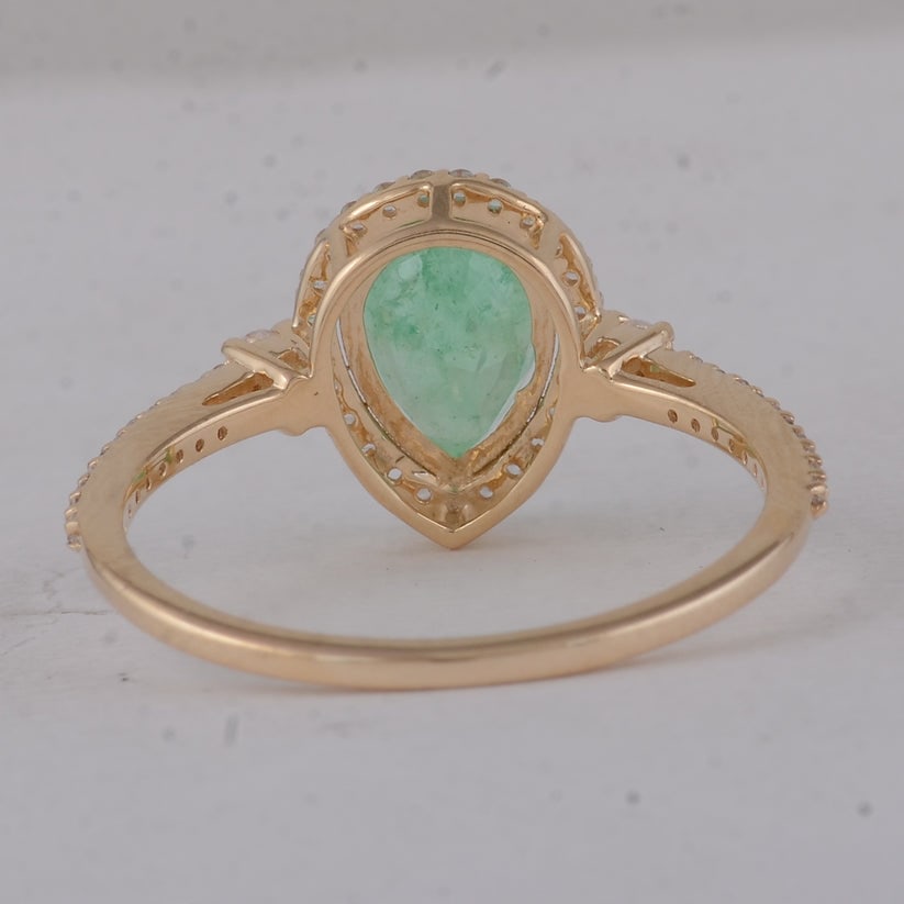 1.49 Ct Pear Emerald 9K Gold Ring - 4