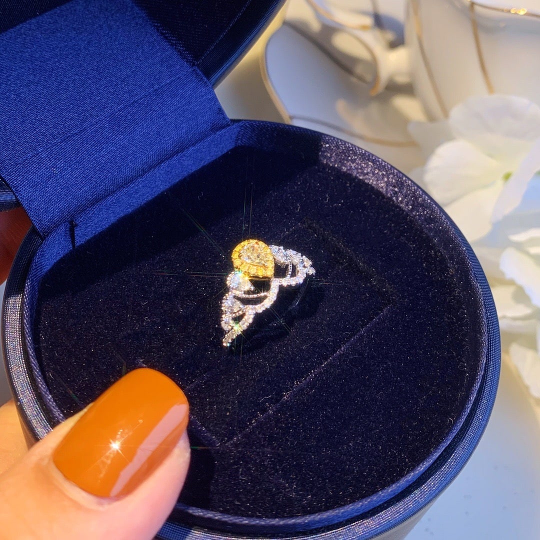 14K GOLD 0.74 CTW NATURAL YELLOW DIAMOND & DIAMOND RING - 4