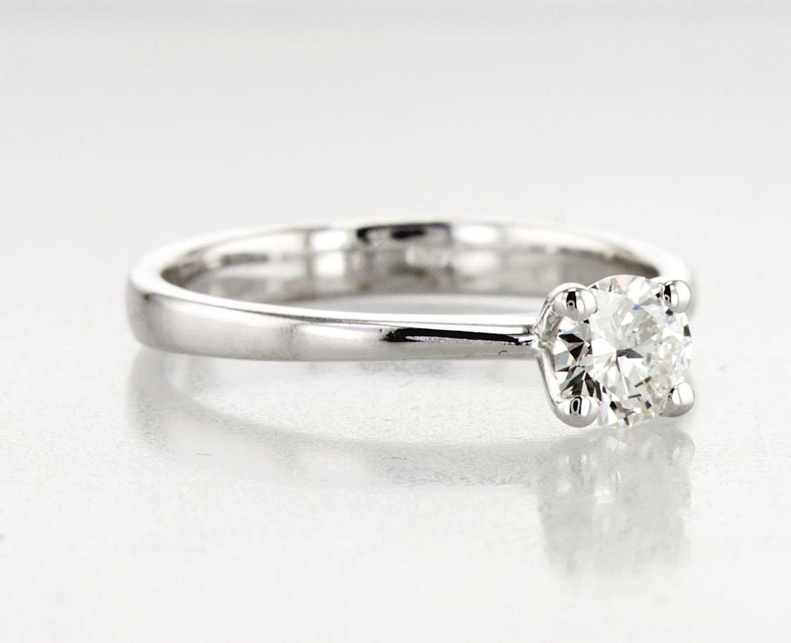 0.60cttw Natural Diamond Ring 14K White Gold 2.45 gr - 2