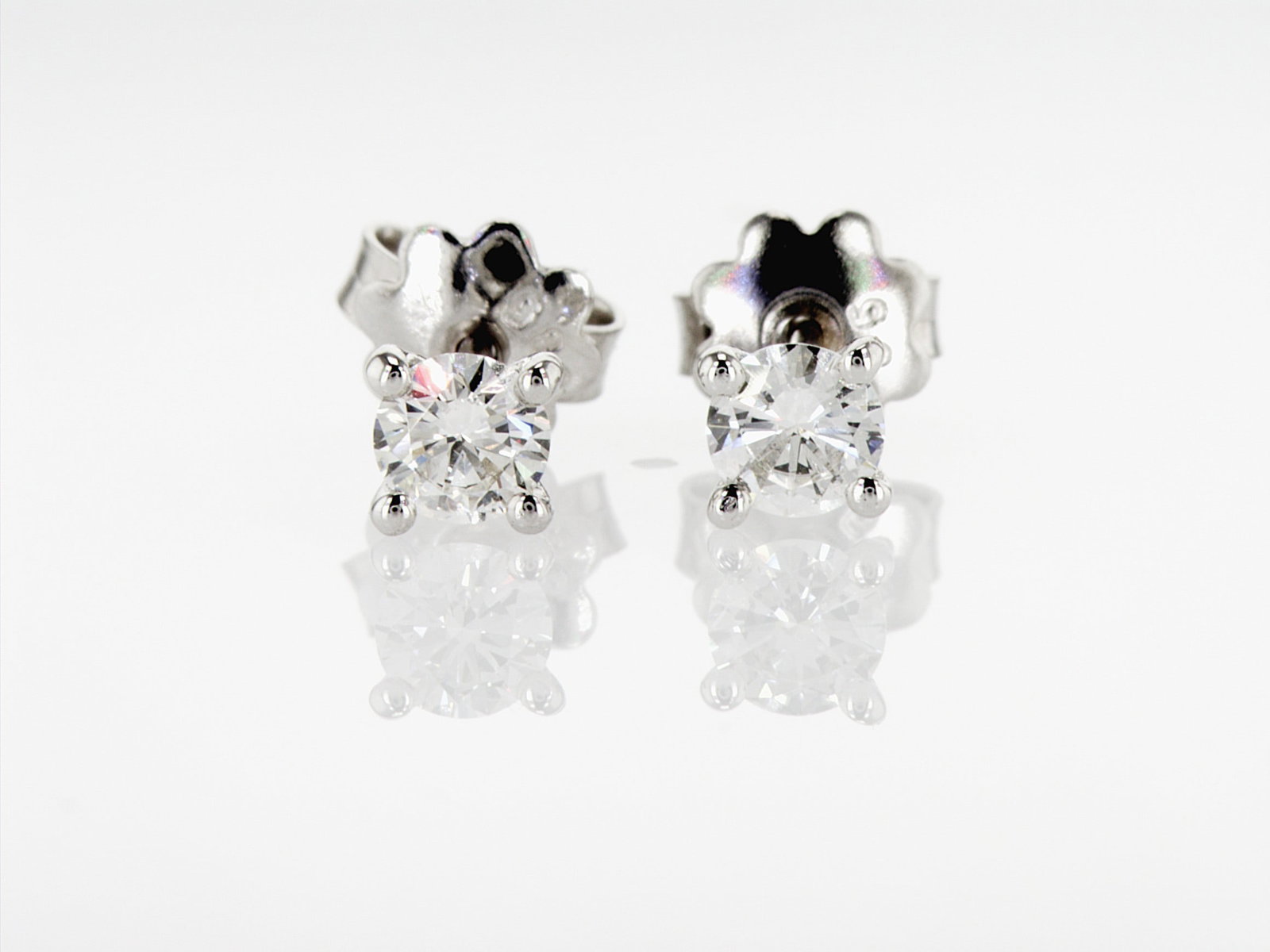 0.58cttw Natural Diamond Earrings 14K White Gold 1.41 gr - 4