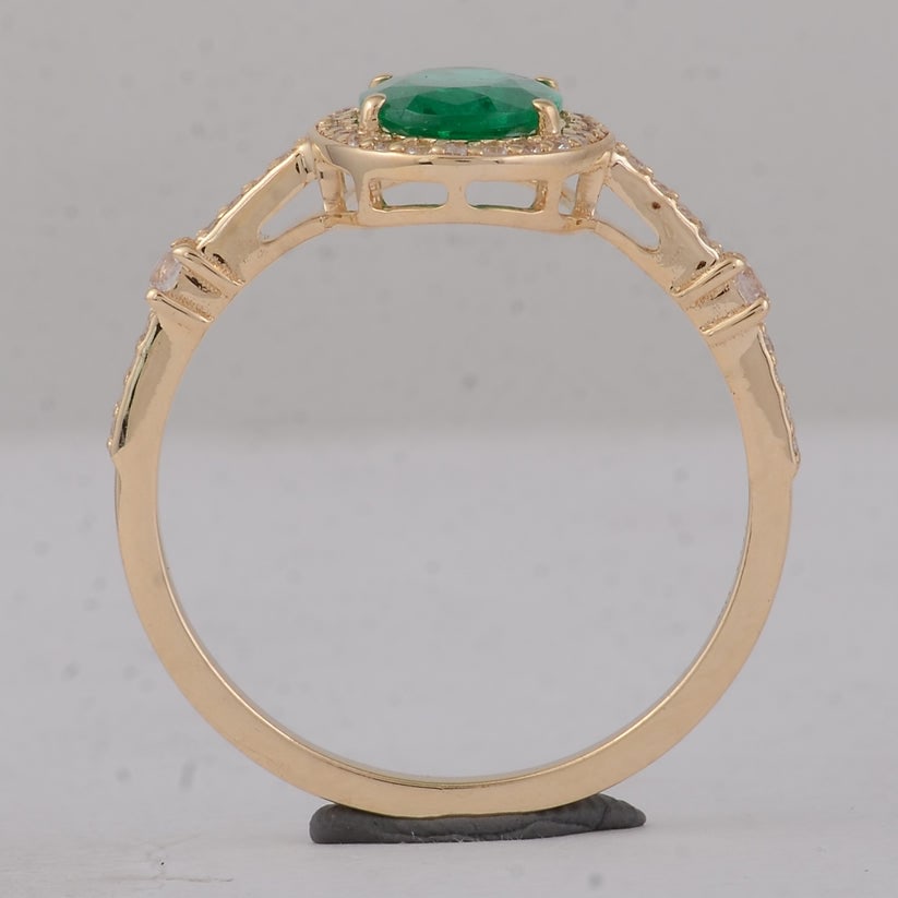 1.08 Ct Oval Emerald 9K Gold Ring - 4