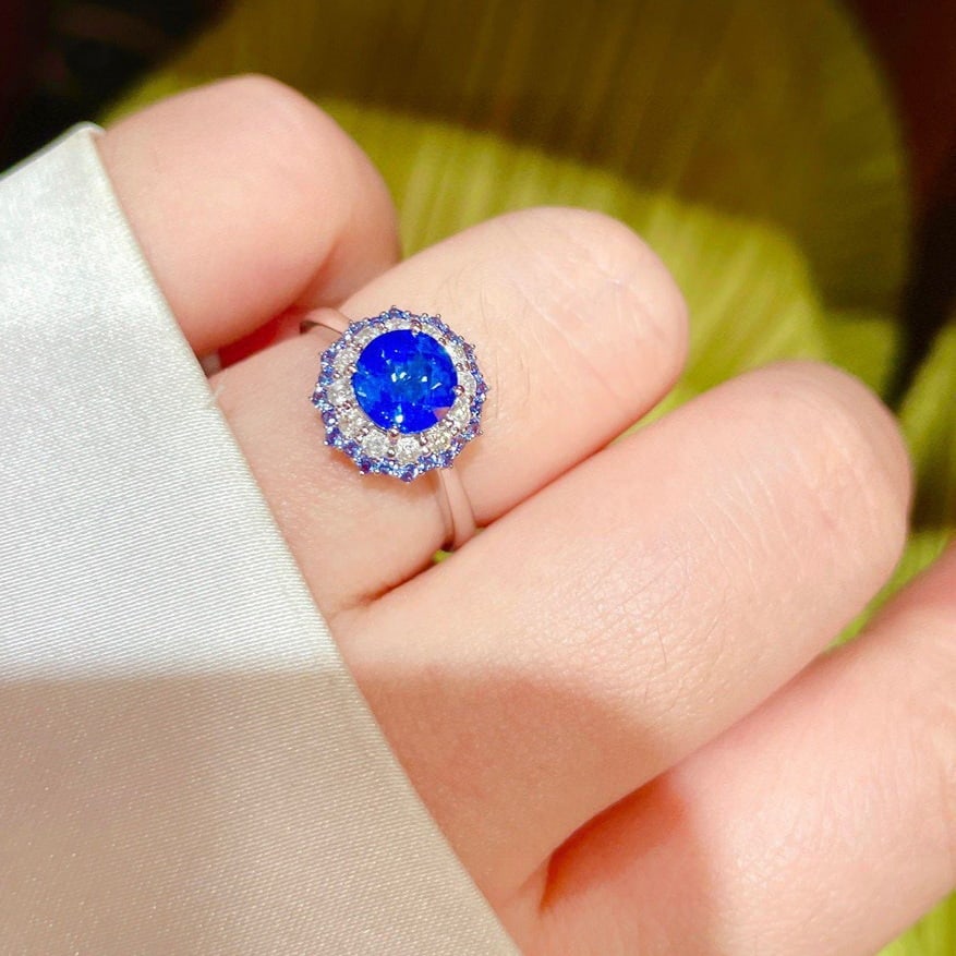 14K GOLD 1.88 CTW VIVID BLUE NATURAL SAPPHIRE & DIAMOND RING - 4