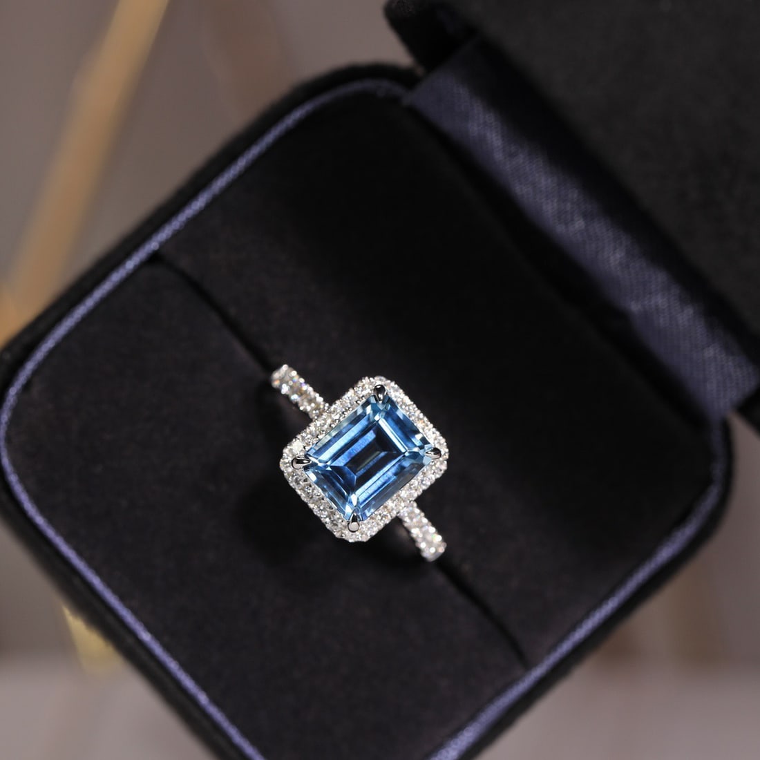 14K GOLD 2.35 CTW NATURAL AQUAMARINE & DIAMOND RING - 3