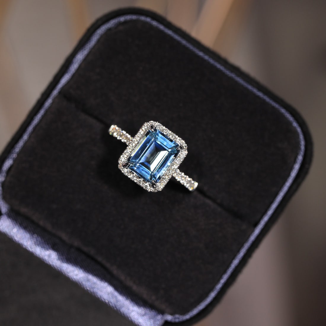 14K GOLD 2.35 CTW NATURAL AQUAMARINE & DIAMOND RING - 5