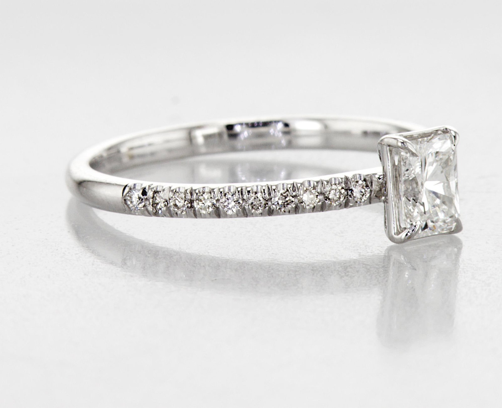 0.60cttw Natural Diamond & Natural Diamond Ring 14K White Gold 1.71 gr - 3