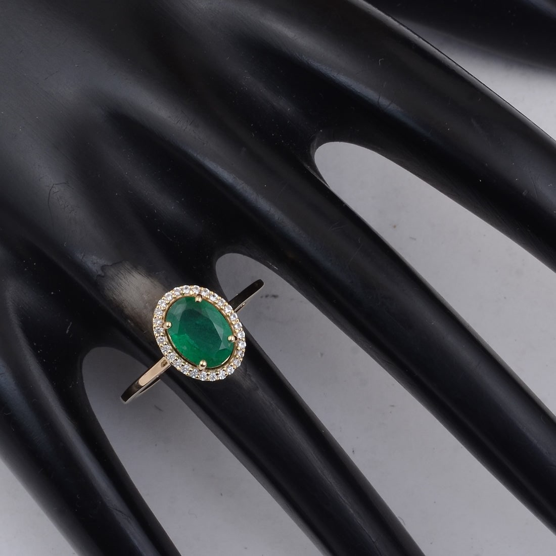 1.22 Ct Oval Emerald 9K Gold Ring - 2